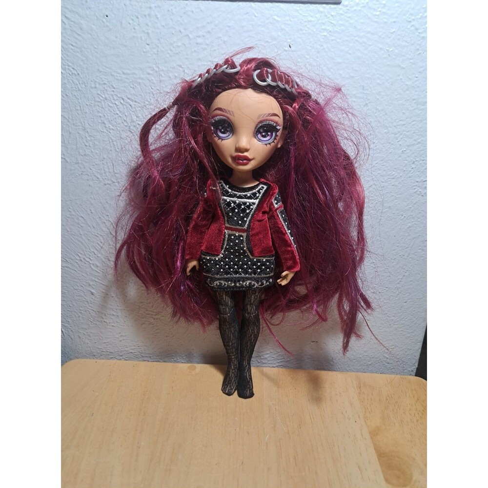 MGA Entertainment Rainbow High Mila Berrymore Fashion Doll